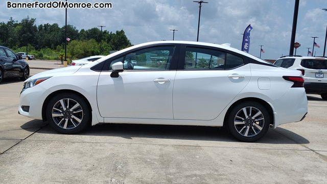 2023 Nissan Versa SV