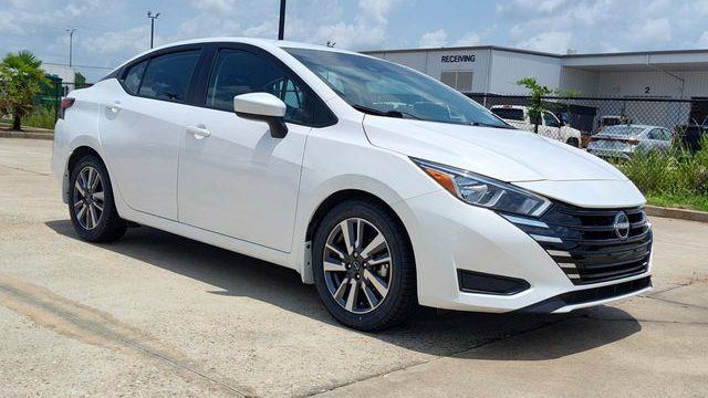 2023 Nissan Versa SV