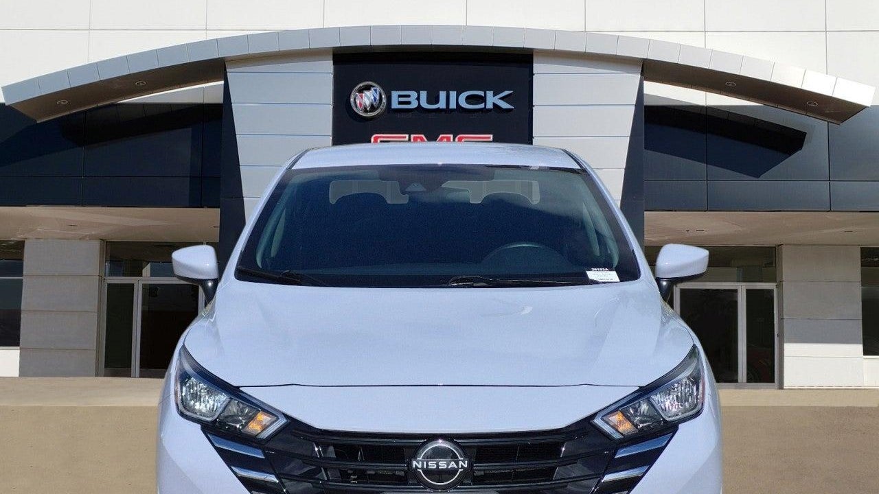 2023 Nissan Versa SV