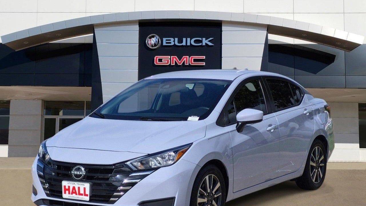 2023 Nissan Versa SV