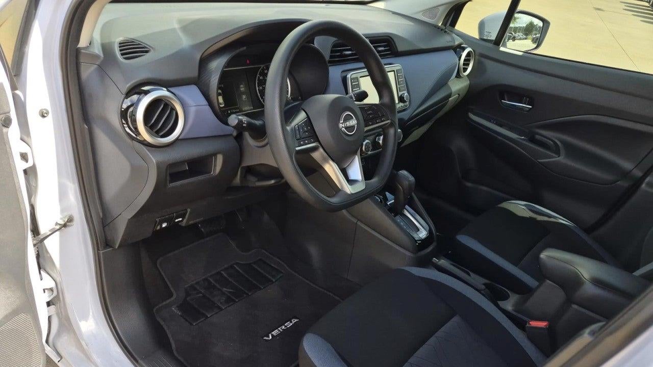 2023 Nissan Versa SV