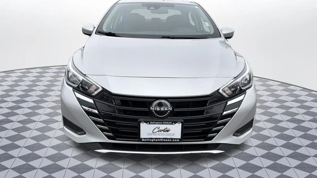 2023 Nissan Versa SV