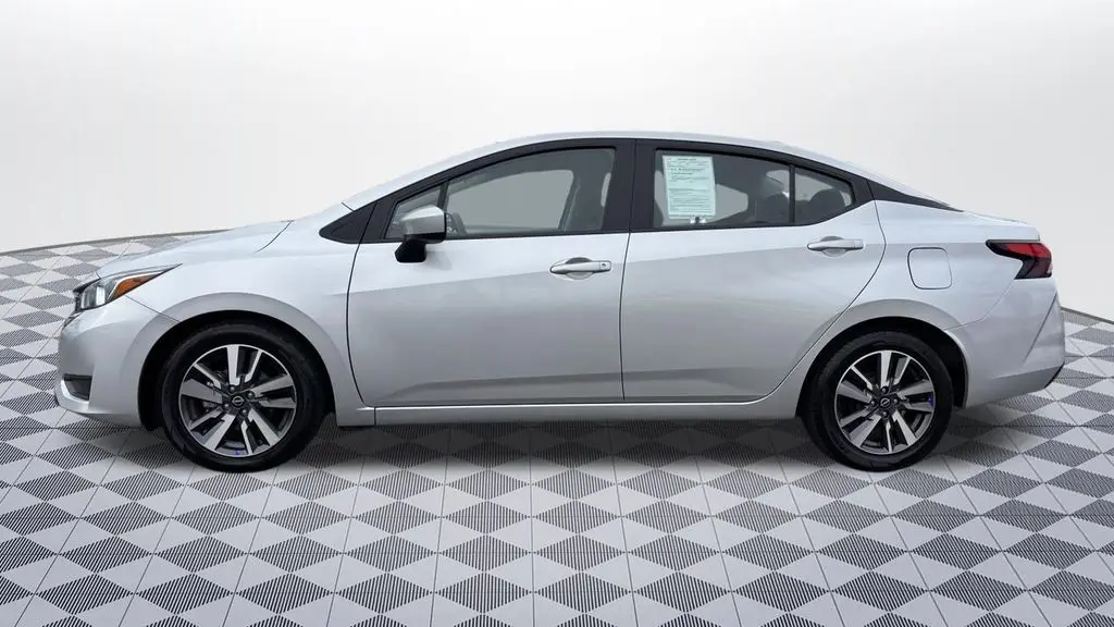 2023 Nissan Versa SV
