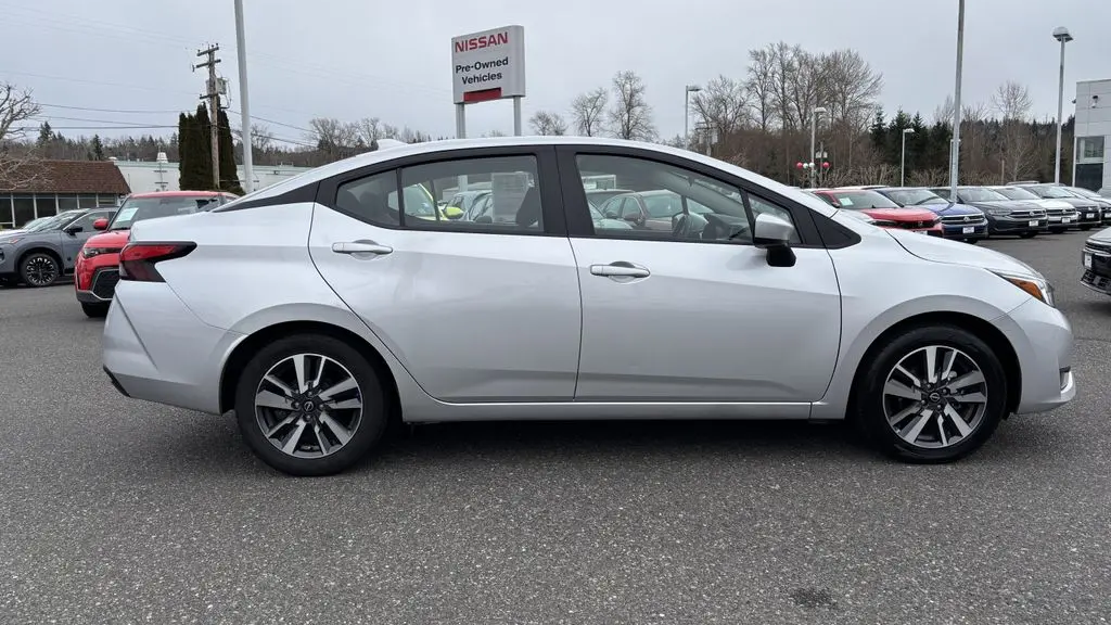 2023 Nissan Versa SV