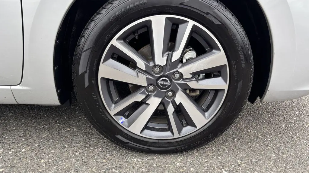 2023 Nissan Versa SV