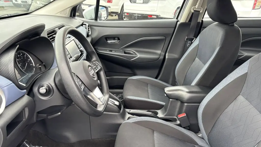 2023 Nissan Versa SV