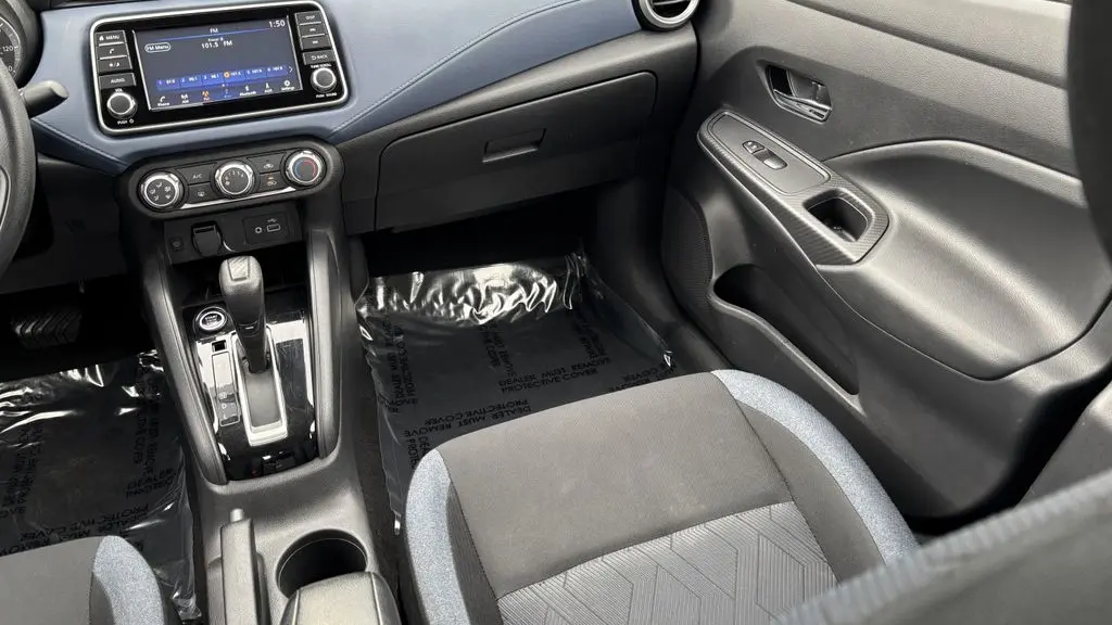 2023 Nissan Versa SV