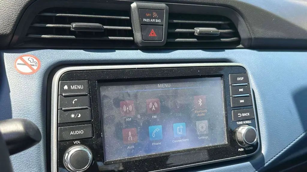 2025 Nissan Versa SV