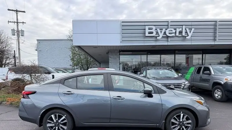 2025 Nissan Versa SV