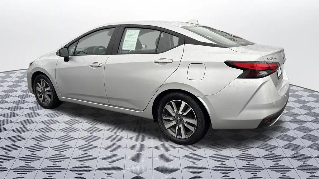 2023 Nissan Versa SV