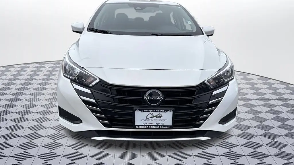 2023 Nissan Versa SV