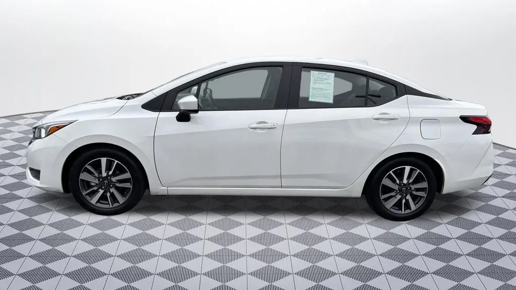 2023 Nissan Versa SV