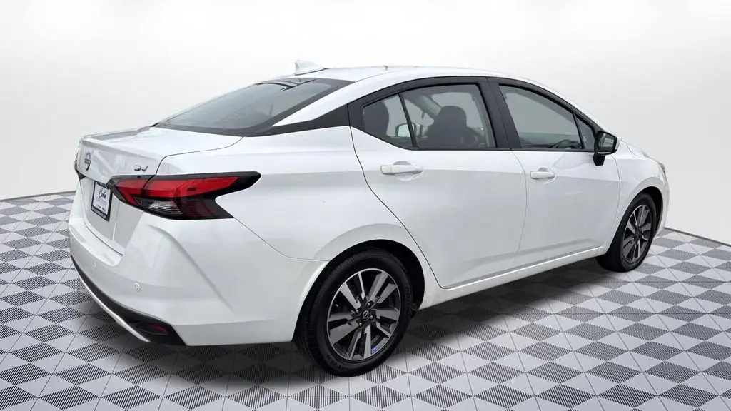 2023 Nissan Versa SV