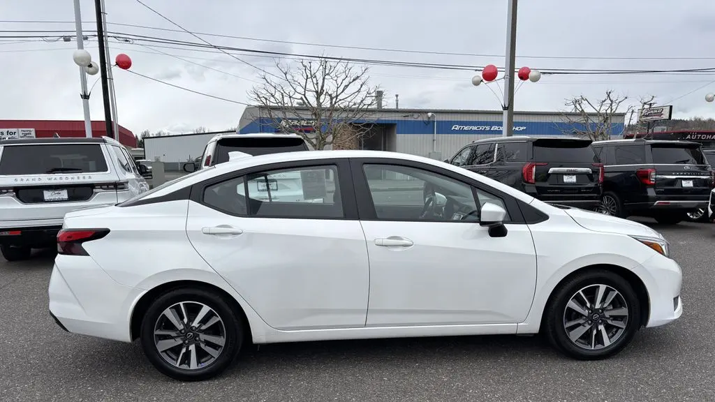 2023 Nissan Versa SV