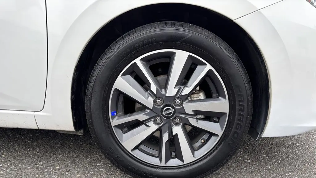2023 Nissan Versa SV