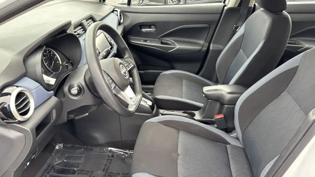 2023 Nissan Versa SV