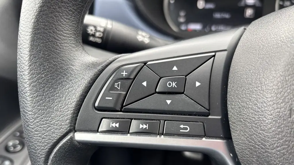 2023 Nissan Versa SV
