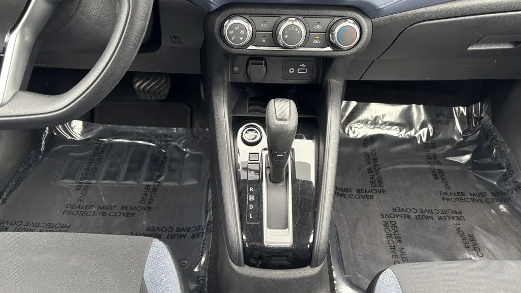 2023 Nissan Versa SV