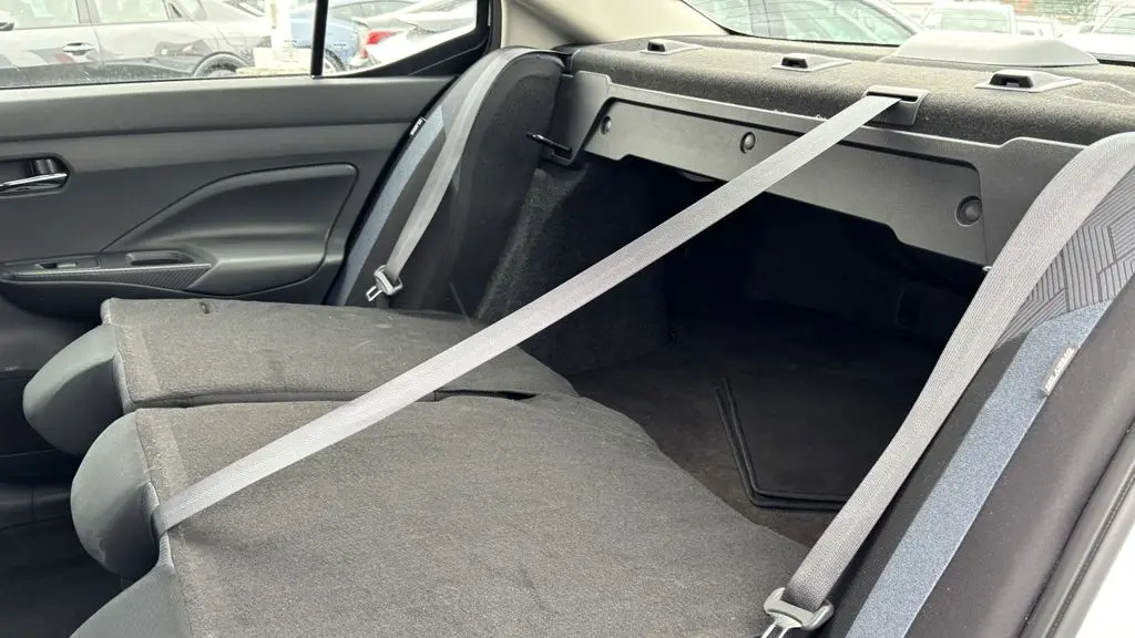 2023 Nissan Versa SV