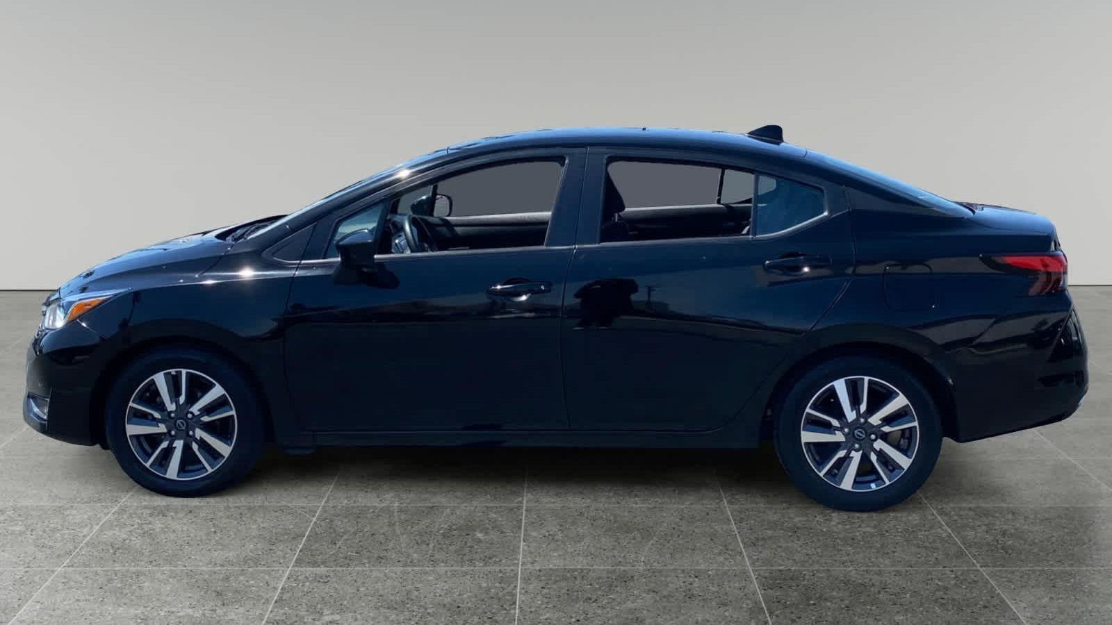 2023 Nissan Versa SV