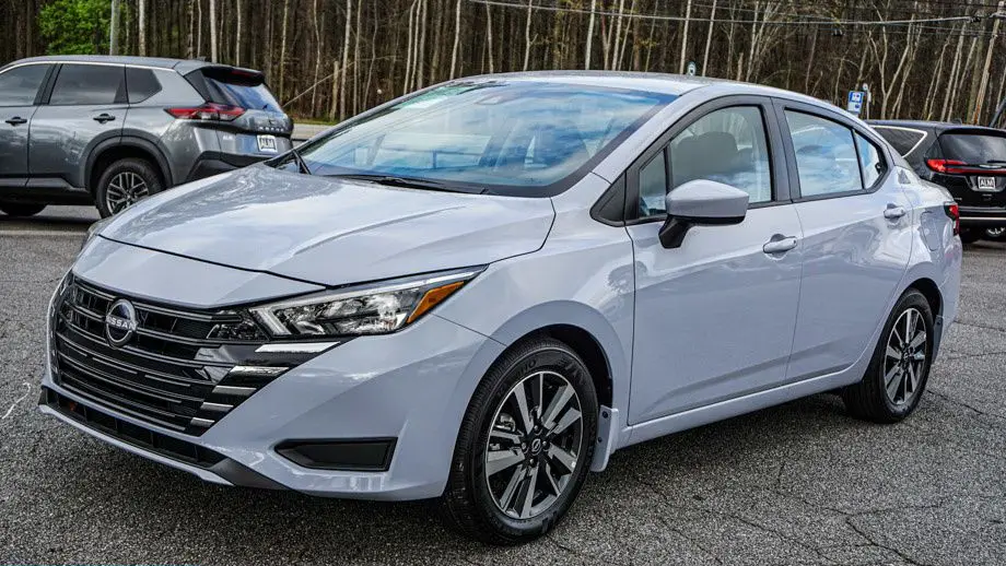 2025 Nissan Versa SV