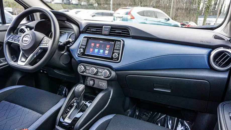 2025 Nissan Versa SV