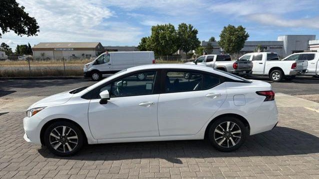2022 Nissan Versa SV