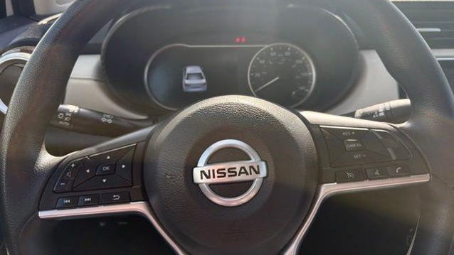 2022 Nissan Versa SV