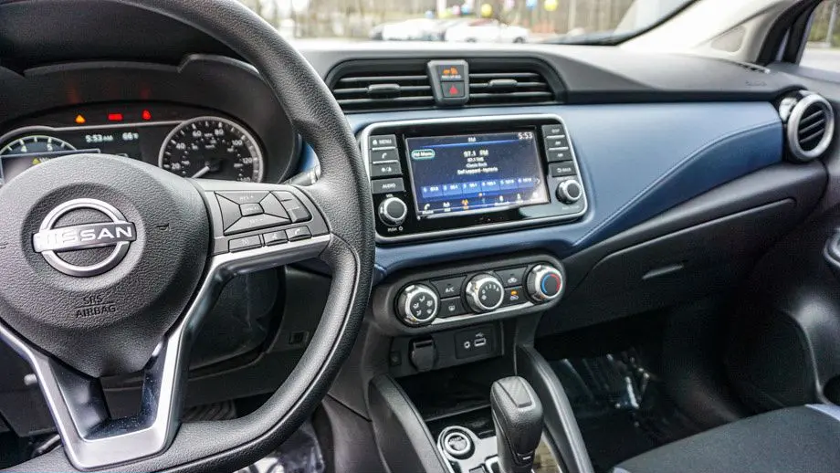 2025 Nissan Versa SV
