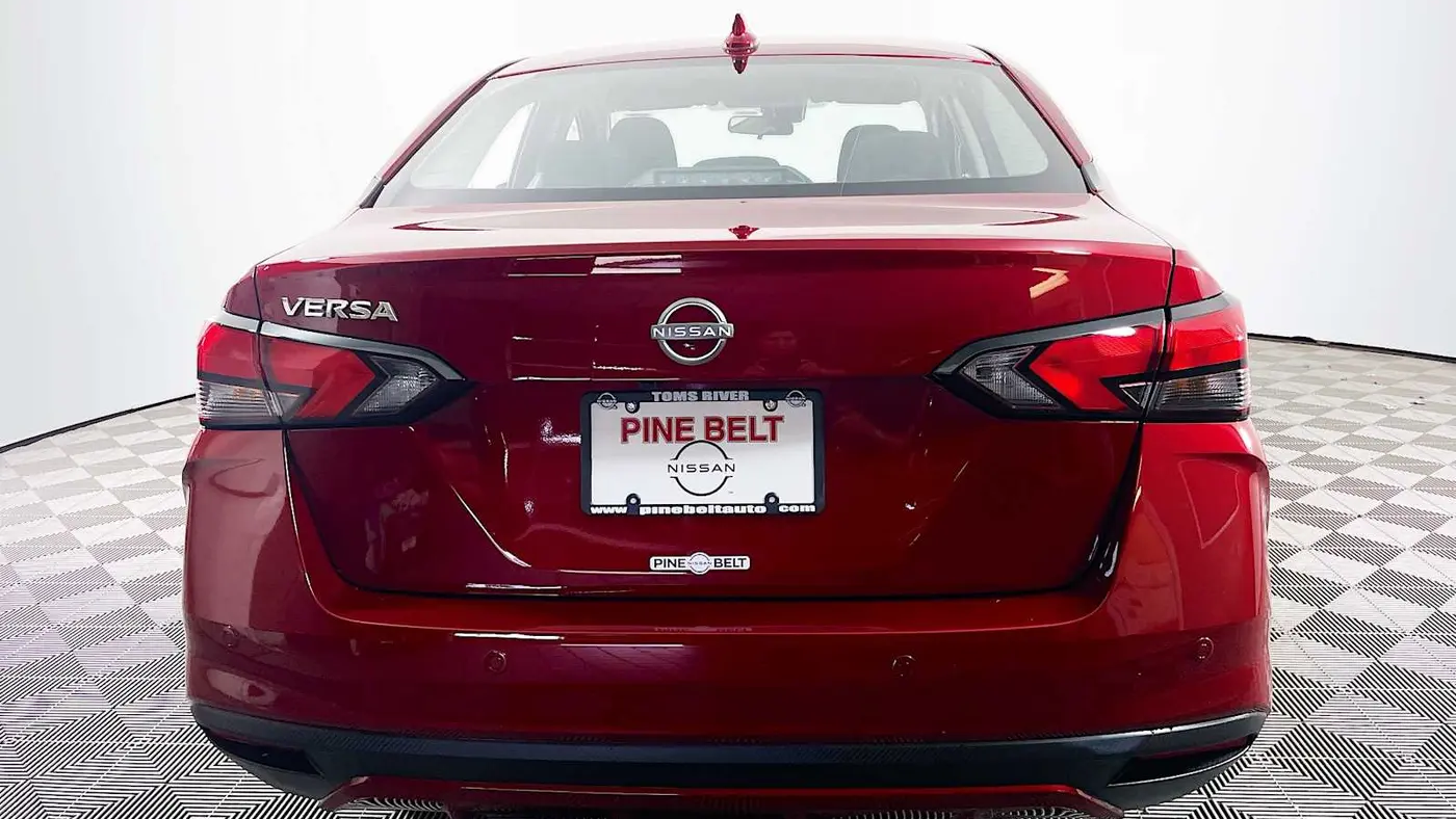 2025 Nissan Versa SV