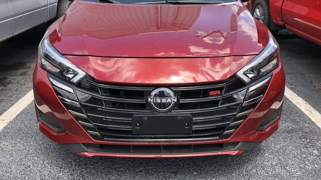 2025 Nissan Versa SR
