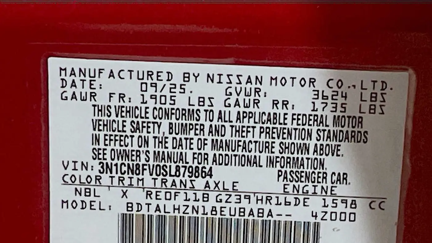 2025 Nissan Versa SR
