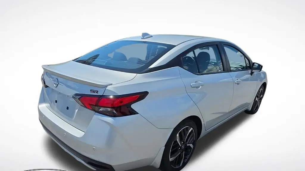 2025 Nissan Versa SR