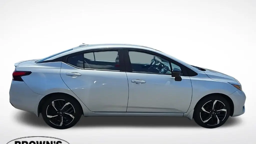 2025 Nissan Versa SR