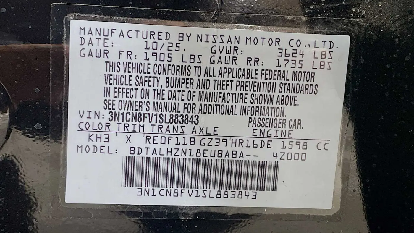 2025 Nissan Versa SR
