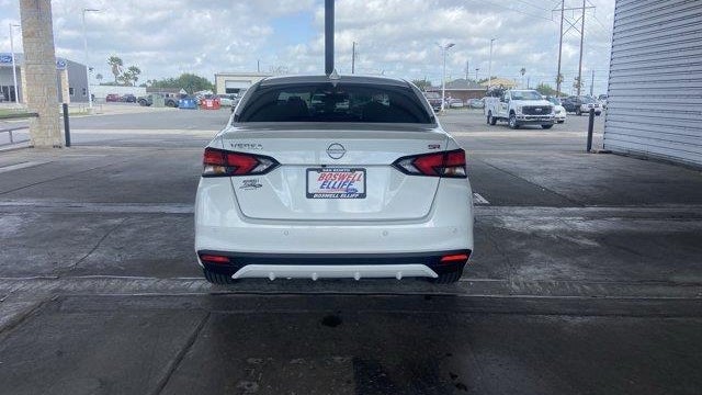 2025 Nissan Versa SR