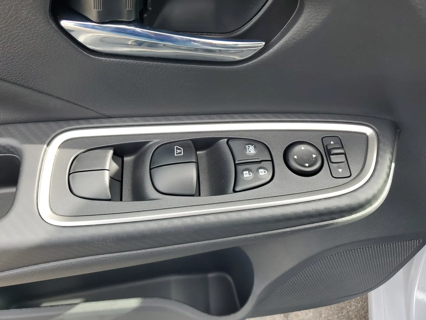 2025 Nissan Versa - $18,980