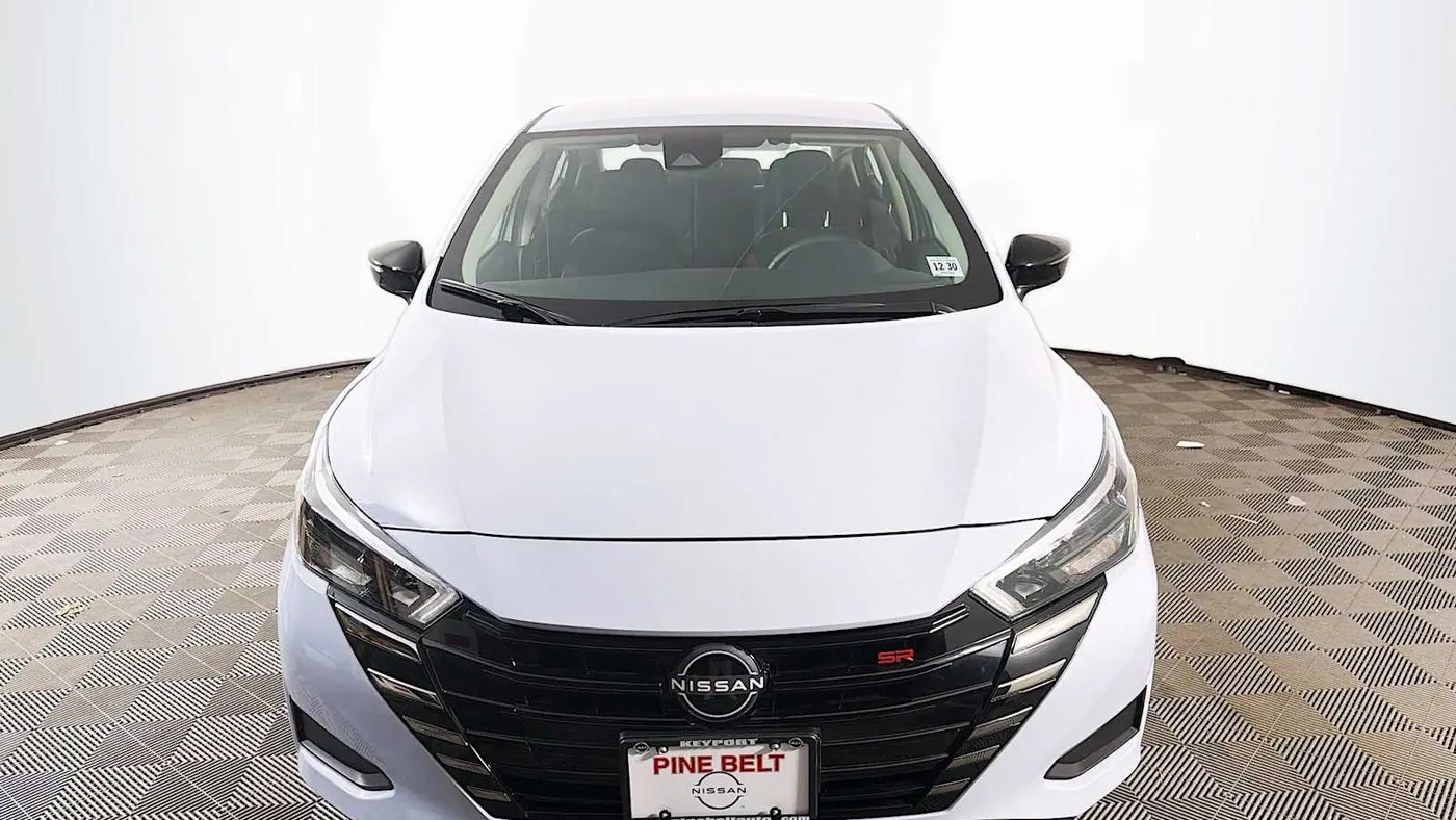 2025 Nissan Versa SR
