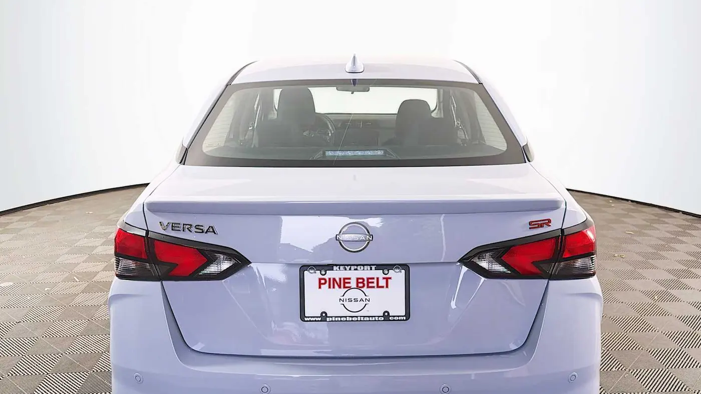 2025 Nissan Versa SR