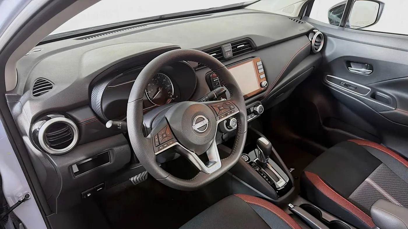 2025 Nissan Versa SR