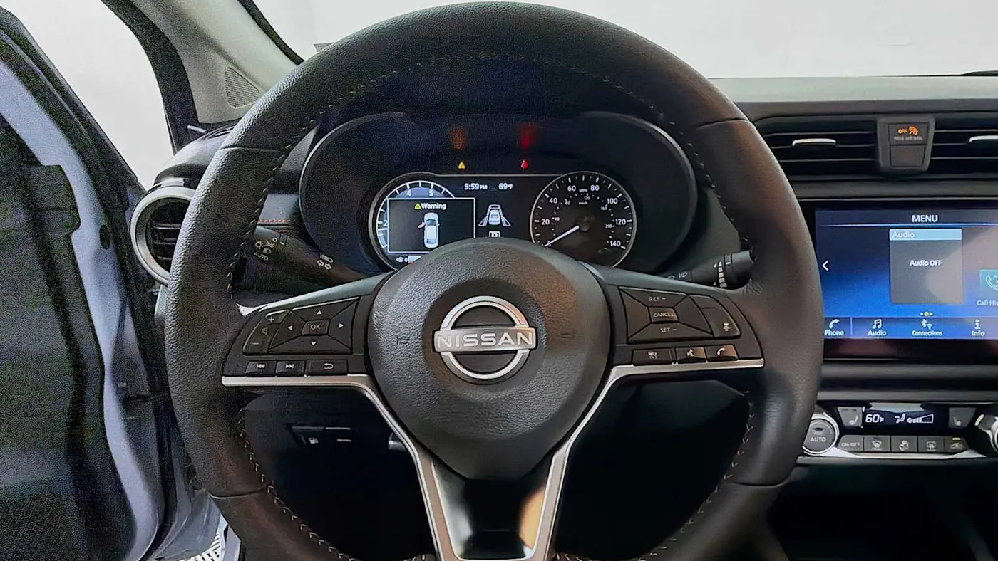 2025 Nissan Versa SR