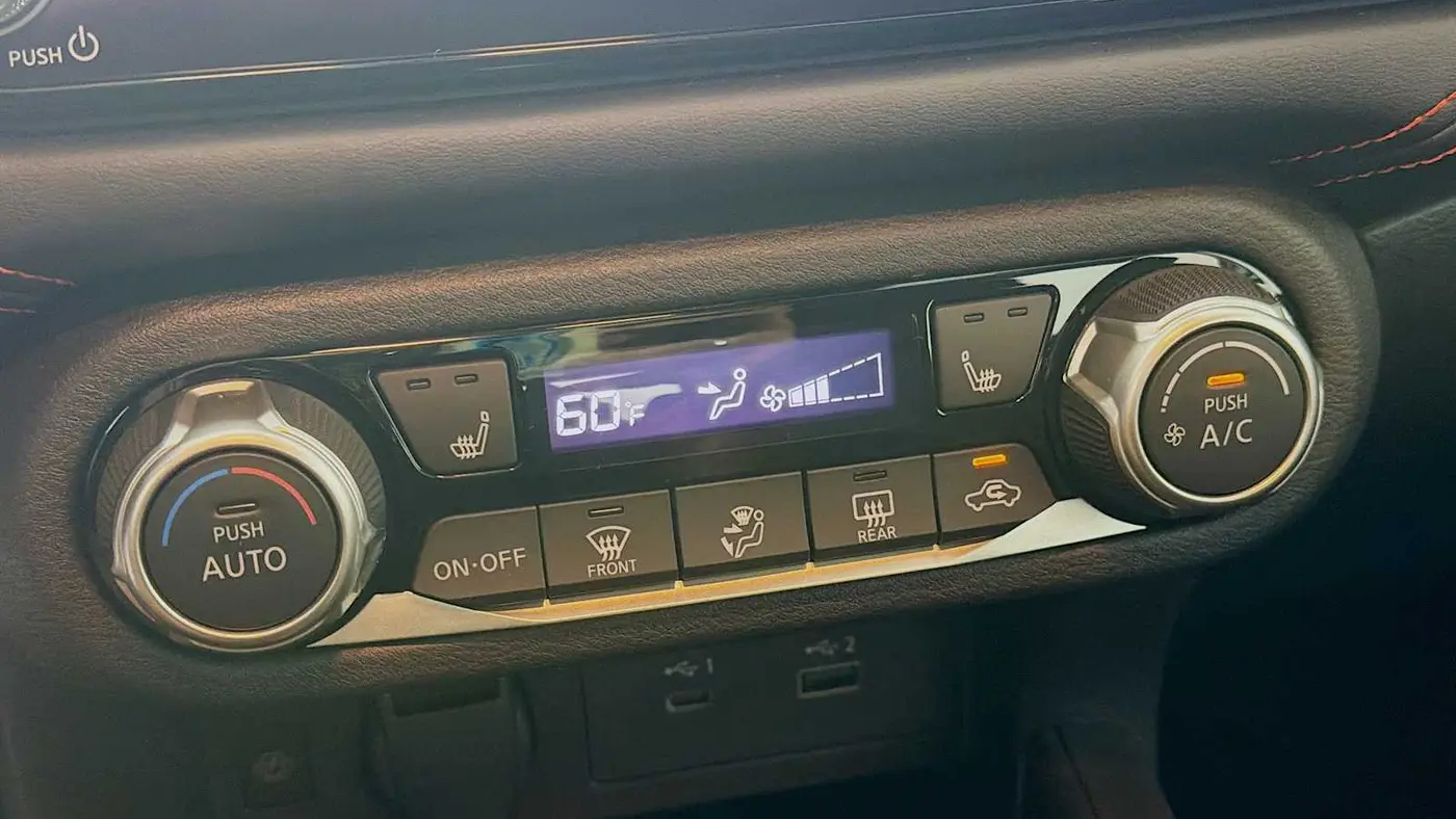 2025 Nissan Versa SR