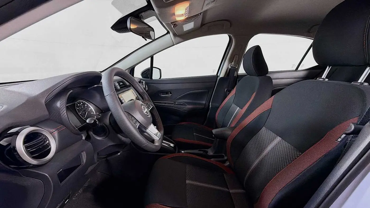 2025 Nissan Versa SR