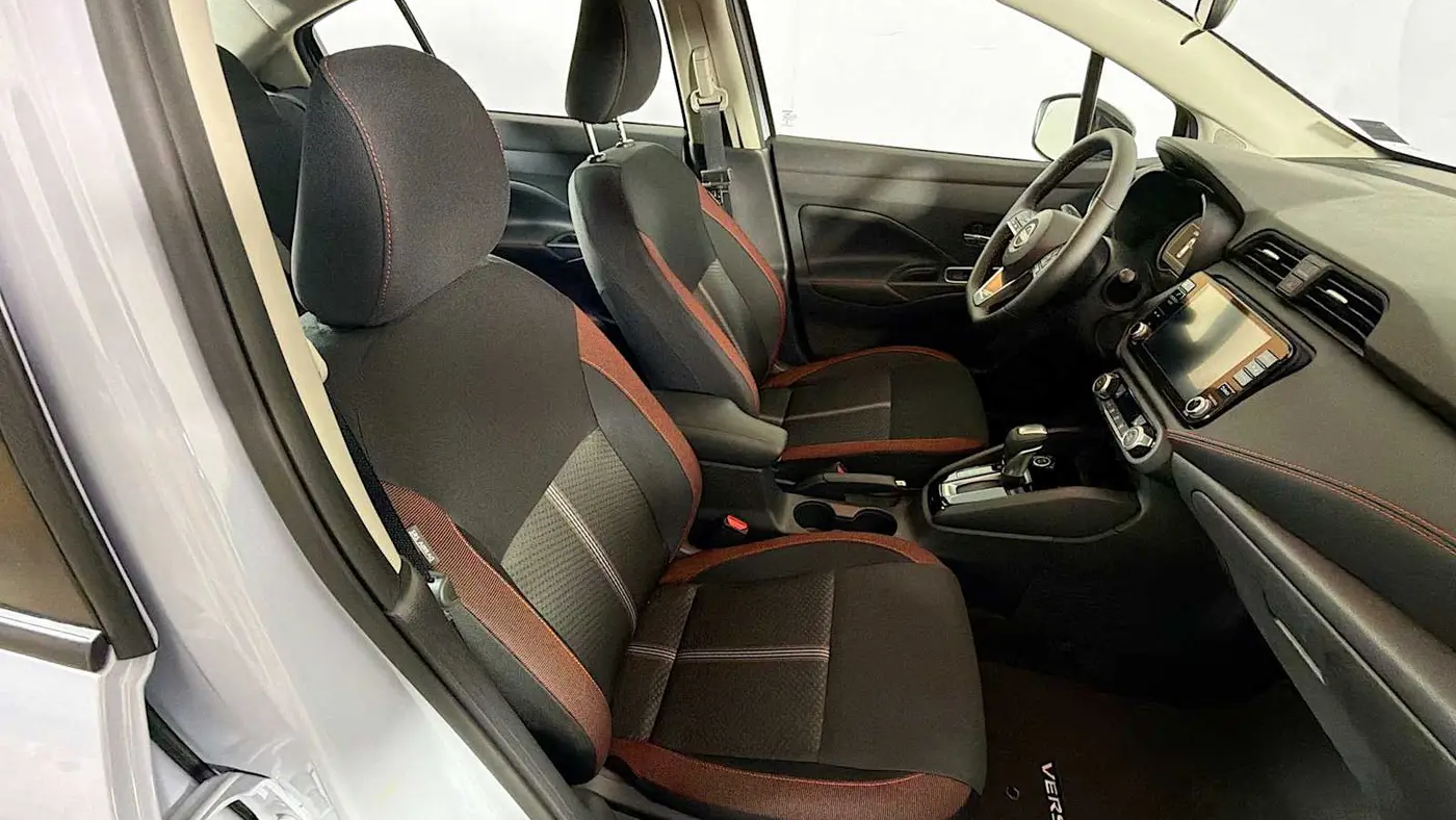 2025 Nissan Versa SR