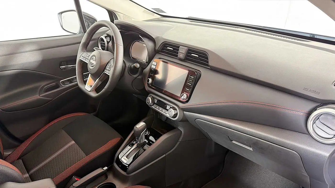 2025 Nissan Versa SR