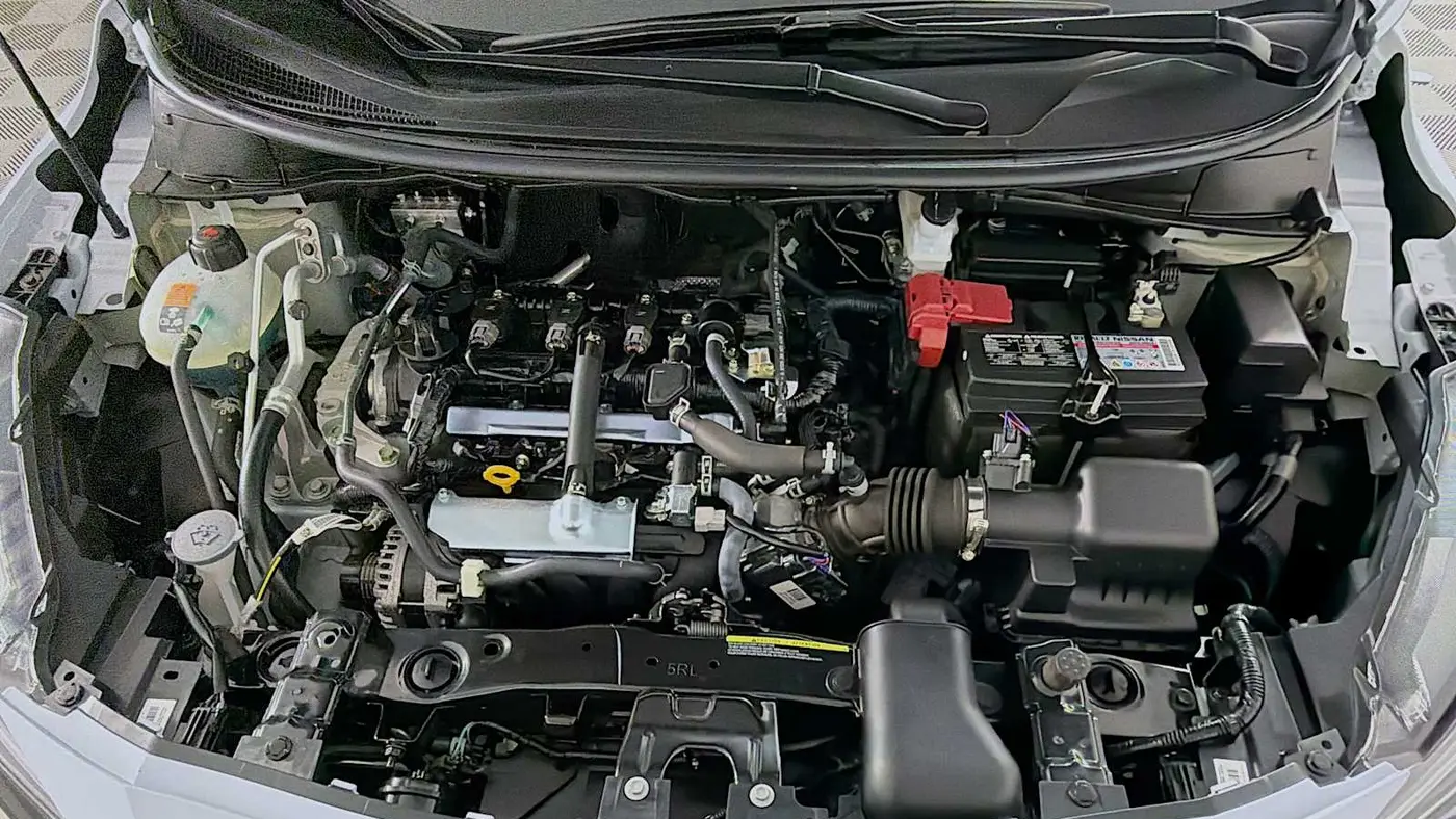 2025 Nissan Versa SR