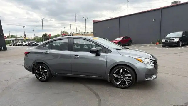2025 Nissan Versa SR