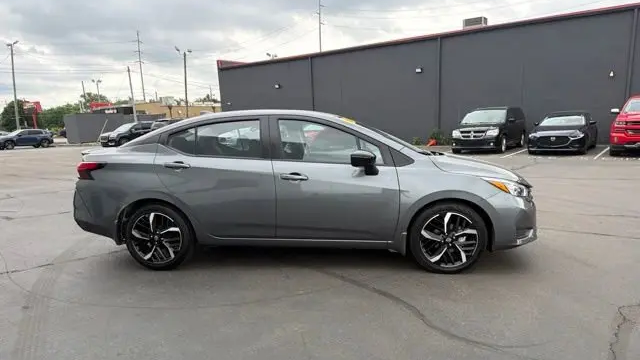 2025 Nissan Versa SR