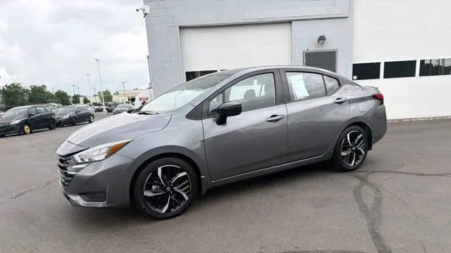 2025 Nissan Versa SR