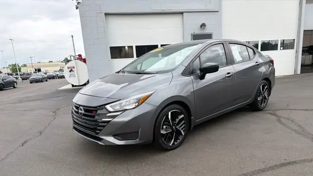 2025 Nissan Versa SR